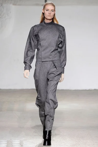 Look 17